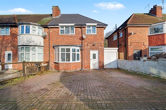 3 Bedroom End Of Terrace House For Sale In Wicklow Drive, Leicester, LE5