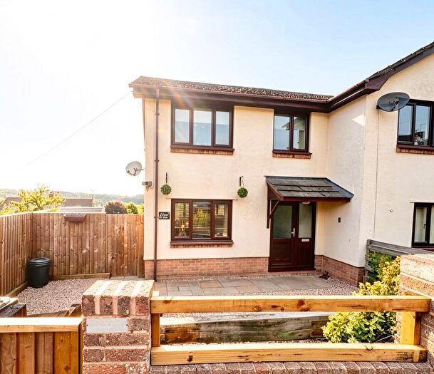 3 Bedroom Semi-Detached House For Sale In Victoria Street, Cinderford, GL14