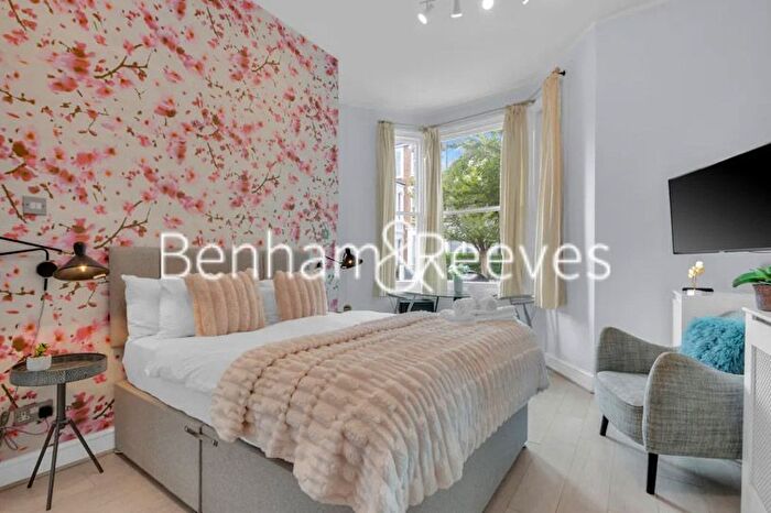 Studio To Rent In Lena Gardens, Hammersmith, W6