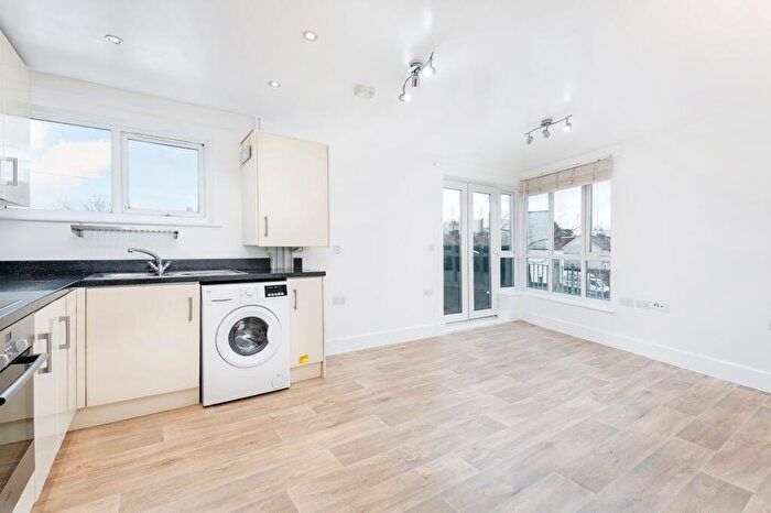 2 Bedroom Flat To Rent In Canterbury Road, London, CR0