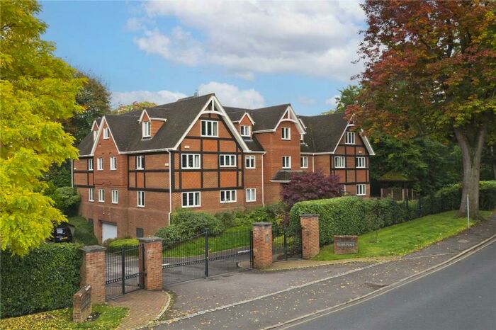 2 Bedroom Flat To Rent In Elgin Place, St. Georges Avenue, Weybridge, Surrey, KT13