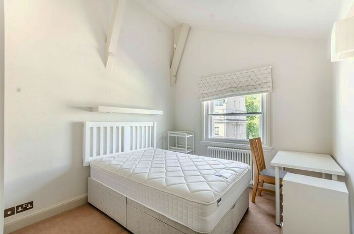 2 Bedroom Flat To Rent In Gloucester Road, South Kensington, London, SW7