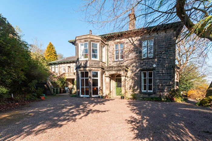 2 Bedroom Flat For Sale In Shann Lane, Keighley, West Yorkshire, BD20