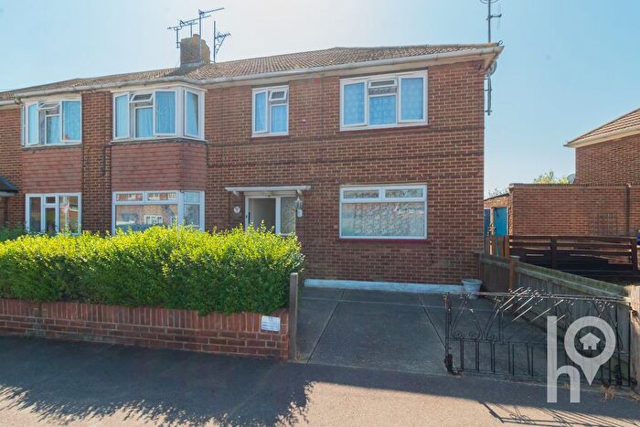 2 Bedroom Flat For Sale In Linden Drive, Sheerness, ME12