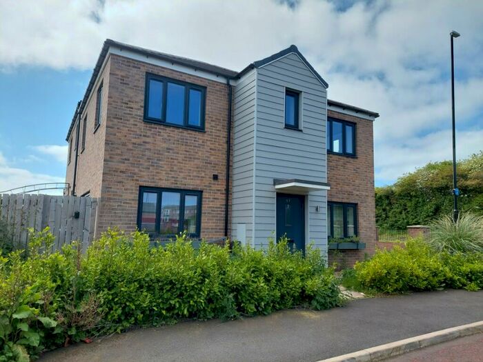 3 Bedroom Semi-Detached House To Rent In Handley Way, Sunderland, Tyne And Wear, SR2