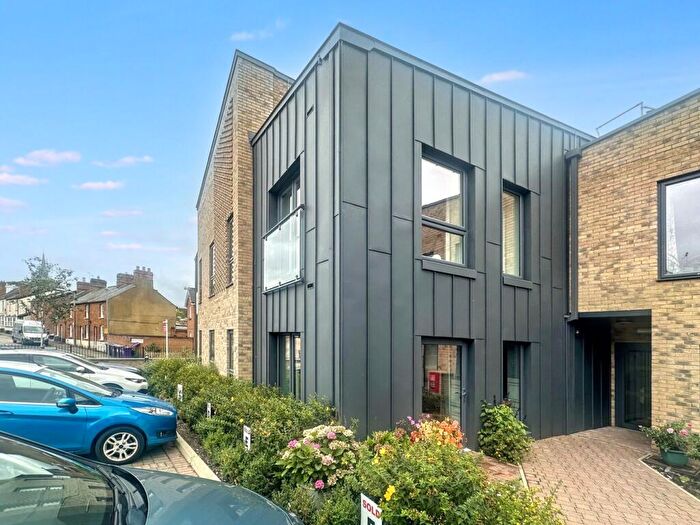 2 Bedroom Apartment For Sale In Icknield Way, Baldock, SG7