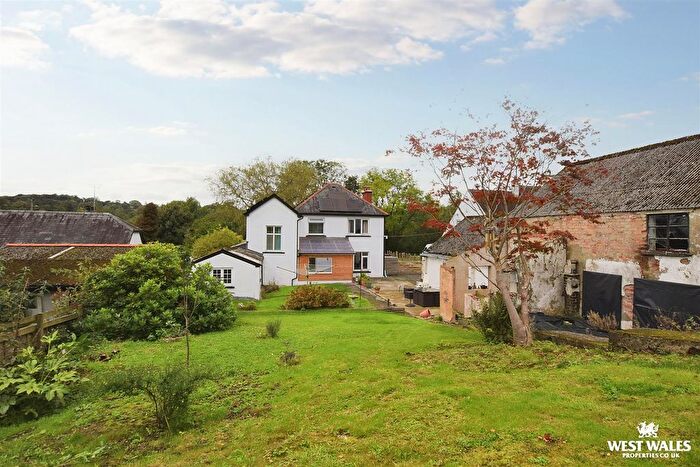 4 Bedroom Detached House For Sale In Carmarthen Road, Newcastle Emlyn, SA38