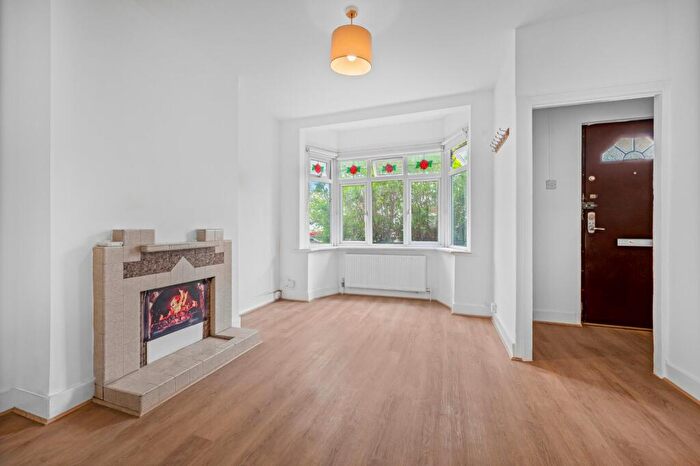 3 Bedroom Terraced House To Rent In Gresham Road, West Beckton, E16
