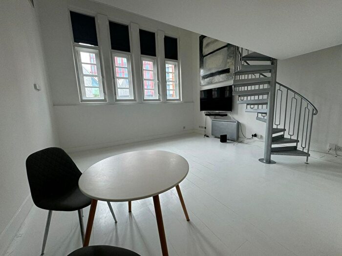 1 Bedroom Flat To Rent In York Way, King's Cross, London, N1