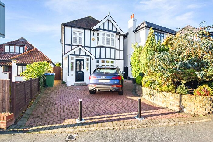 4 Bedroom Detached House For Sale In Upton Road, Bexleyheath, DA6