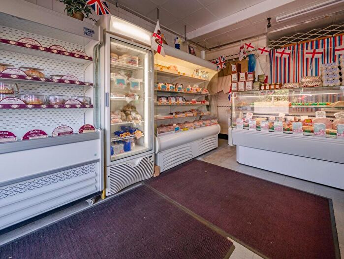 Property For Sale In London Road, Rayleigh, SS6