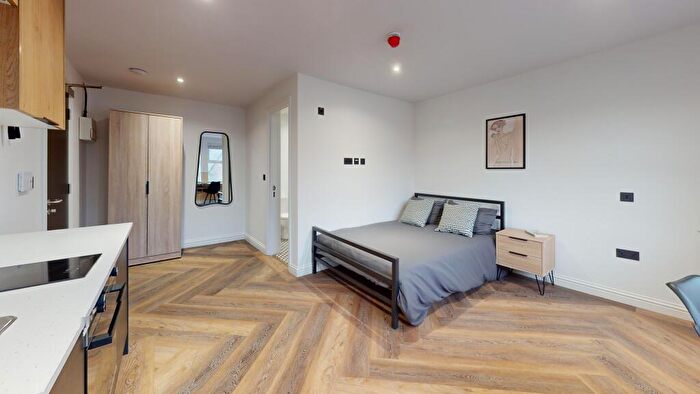 1 Bedroom Flat To Rent In Thurloe Street, M14