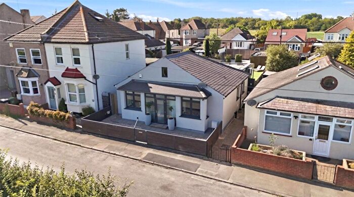 3 Bedroom Bungalow For Sale In Shirehall Road, Hawley, Dartford, DA2