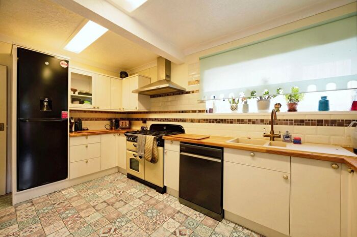 3 Bedroom Detached House For Sale In Magdala Road, Hayling Island, Hampshire, PO11