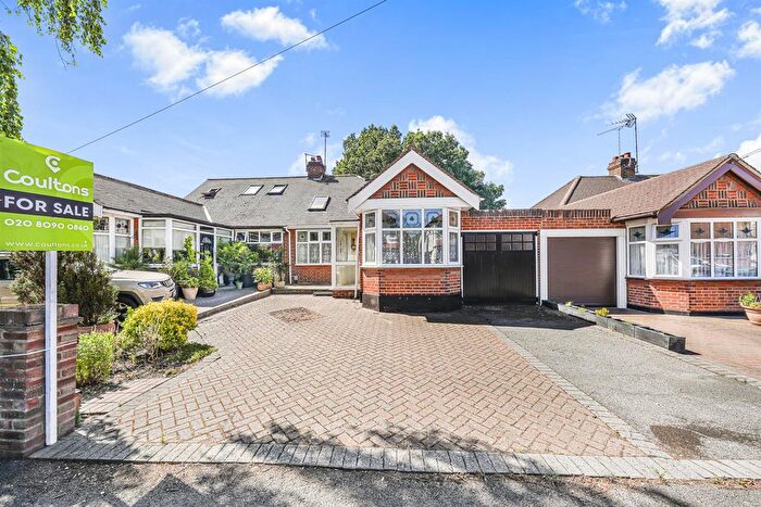 3 Bedroom Semi Detached Bungalow For Sale In Gunners Grove, Chingford, E4