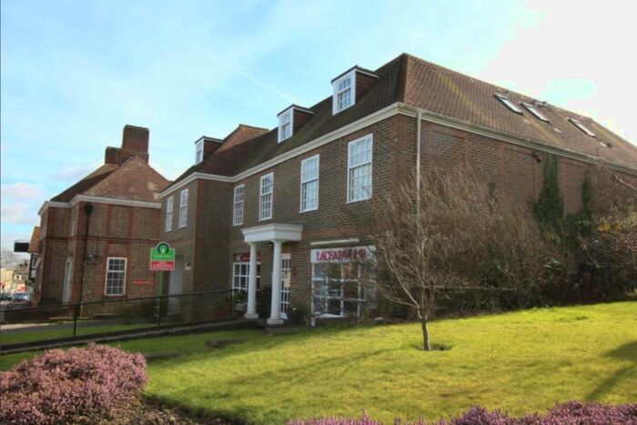 2 Bedroom Flat To Rent In Beacon Road, Crowborough, East Sussex, TN6