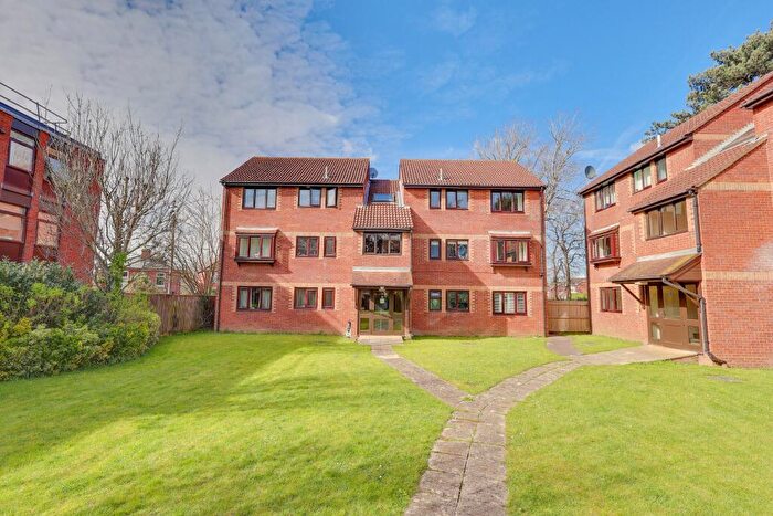 2 Bedroom Flat For Sale In Cranbury Road, Sholing, SO19