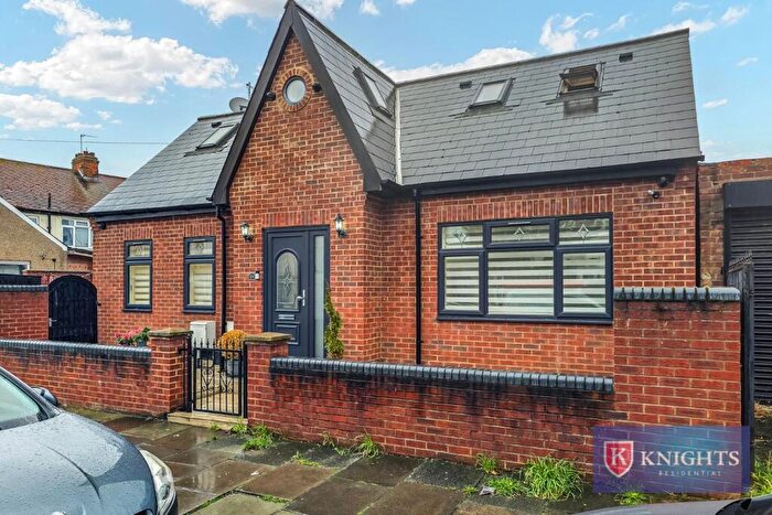 3 Bedroom House For Sale In Bridlington Road, London, N9