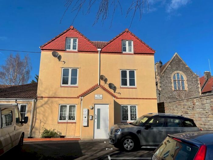 2 Bedroom Flat To Rent In Court Lane, Staple Hill, Bristol, BS16