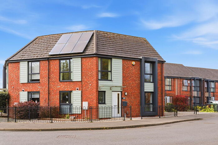 3 Bedroom Semi Detached House For Sale In Padley Close, Nottingham, NG6