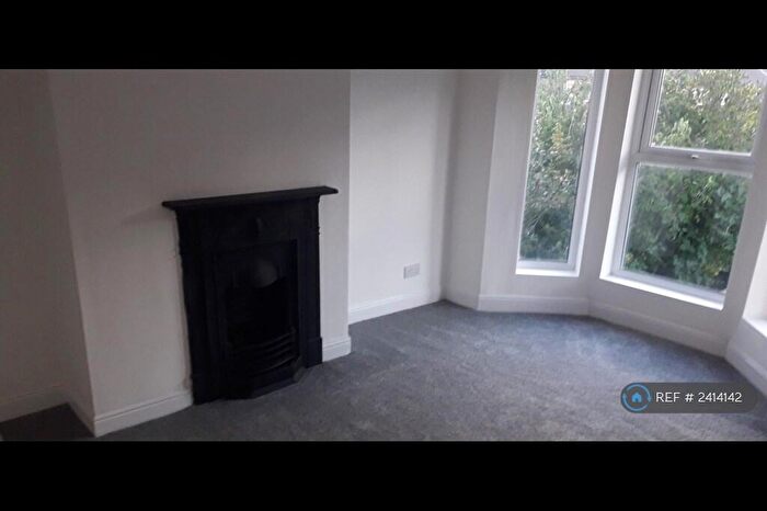 2 Bedroom End Of Terrace House To Rent In Lynton Avenue, Hull, HU5