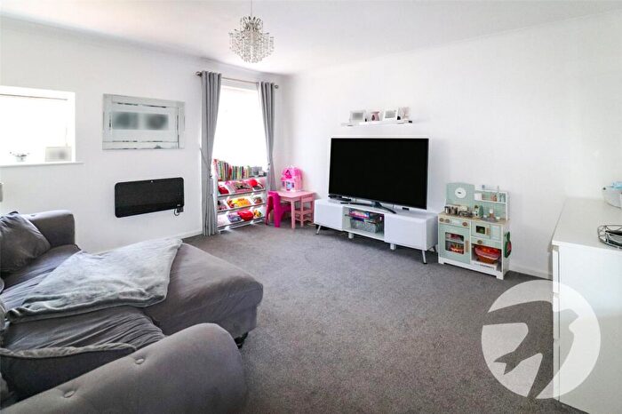 1 Bedroom Flat For Sale In Kempton Close, Erith, DA8