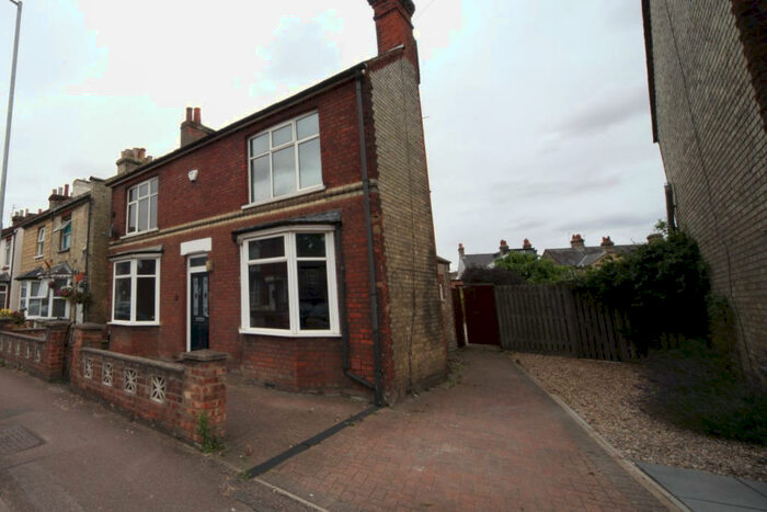 4 Bedroom Detached House To Rent In Grove Road, Hitchin, Hertfordshire, SG5