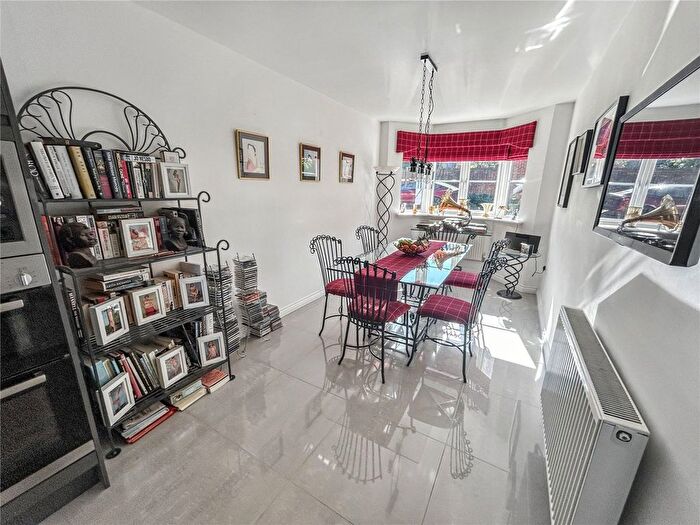 3 Bedroom End Terrace House For Sale In Popham Close, Tiverton, Devon, EX16
