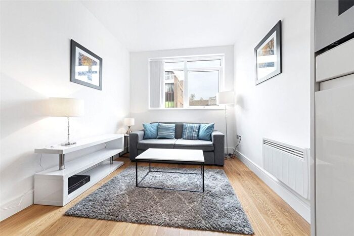 1 Bedroom Flat To Rent In Flowers Way, Luton, LU1