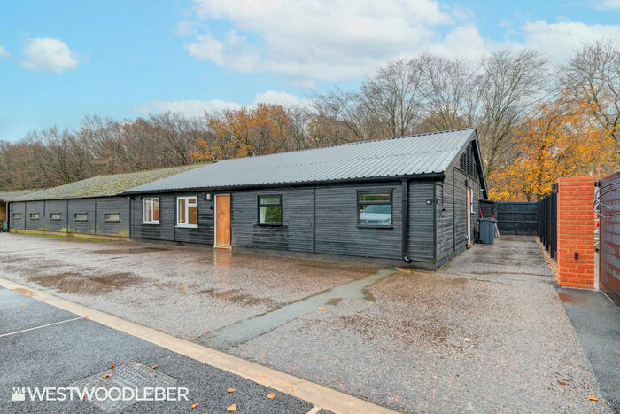 2 Bedroom Barn Conversion To Rent In Mangrove Lane, Hertford, SG13