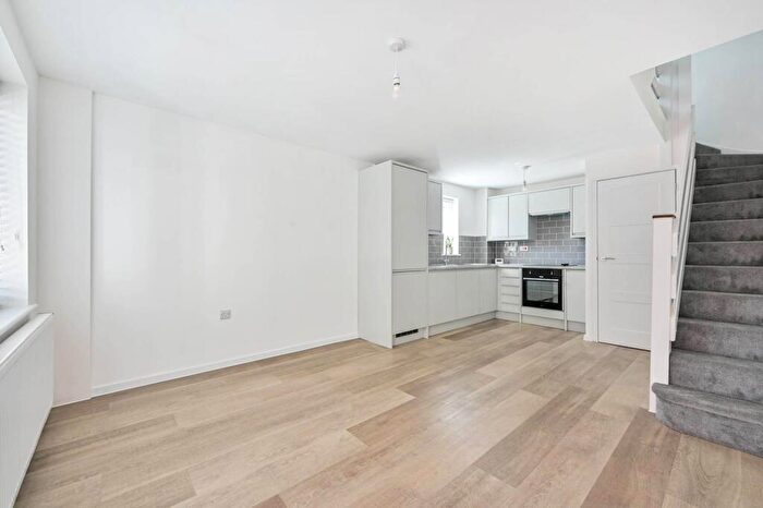 1 Bedroom End Of Terrace House To Rent In Waverley Court, Woking, GU22