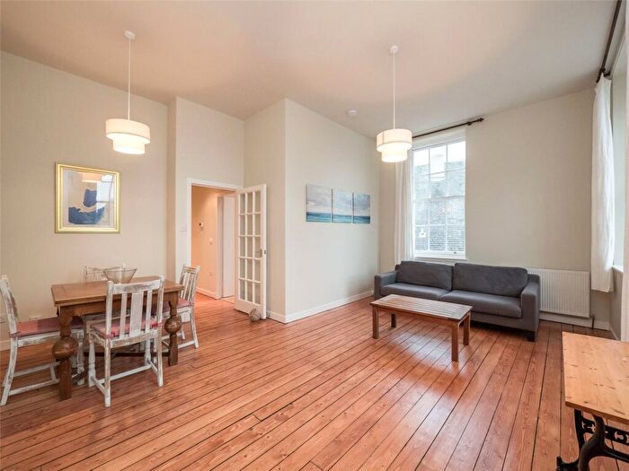2 Bedroom Flat To Rent In St Stephen Street, Edinburgh, EH3