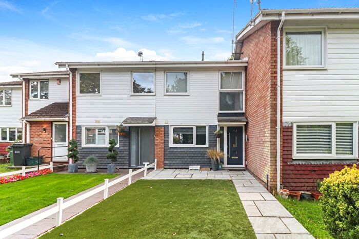 2 Bedroom Terraced House For Sale In Drakes Drive, St Albans, AL1