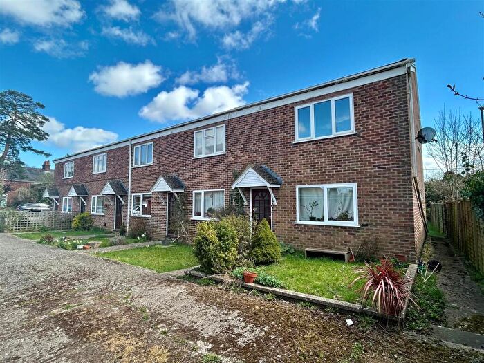 2 Bedroom Flat To Rent In Station Road, Whitchurch, RG28