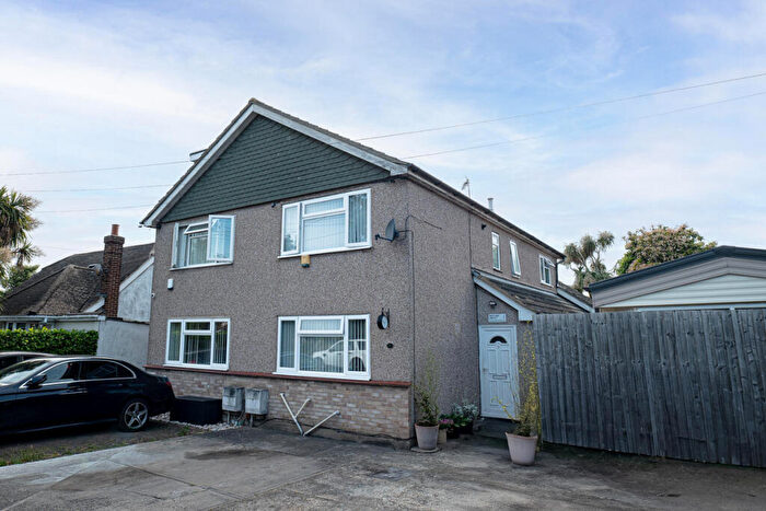 3 Bedroom Semi-Detached House For Sale In Wakering Road, Southend-on-sea, SS3