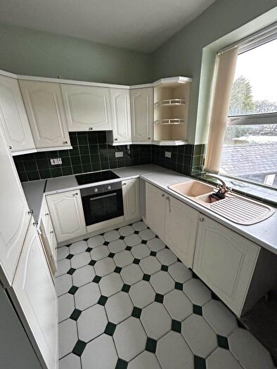 2 Bedroom Flat For Sale In Hawthorns, Arncliffe Rise, OL4