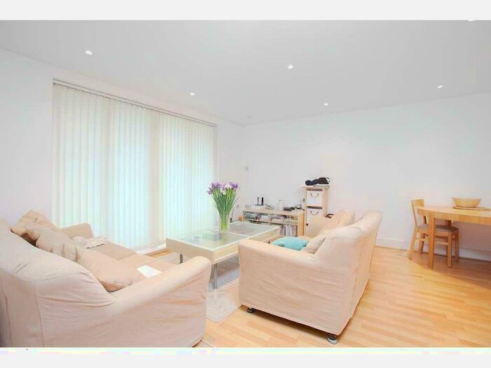 1 Bedroom Flat To Rent In Owen Street, EC1V