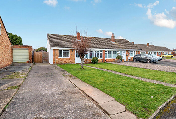 2 Bedroom Bungalow For Sale In Parkwood Crescent, Hucclecote, Gloucester, Gloucestershire, GL3