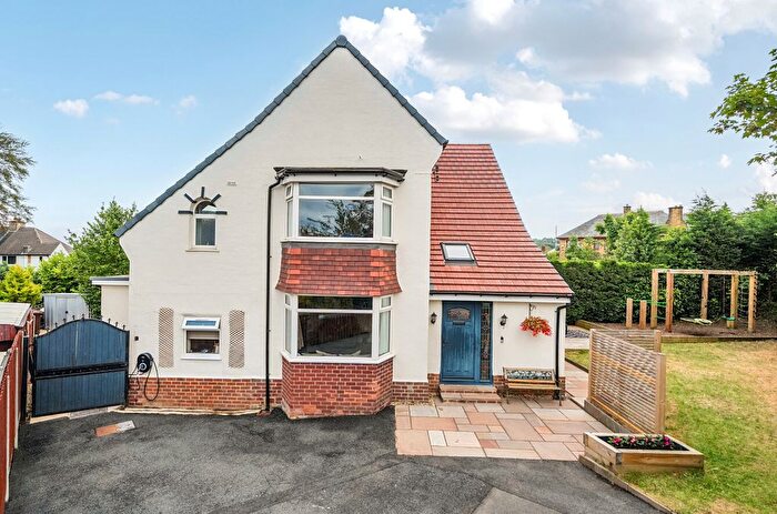 5 Bedroom Semi-Detached House For Sale In Woodhall Park Drive, Stanningley, Pudsey, West Yorkshire, LS28