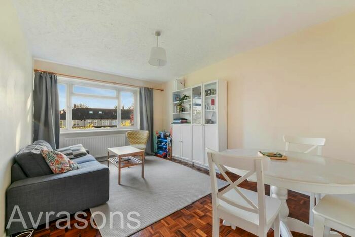 2 Bedroom Flat To Rent In Dacres Road, London, SE23