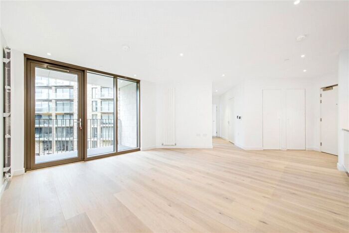 2 Bedroom Flat To Rent In Commodore House, Admiralty Avenue, E16