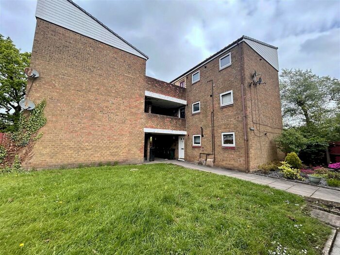 2 Bedroom Flat To Rent In Inglewhite, Skelmersdale, WN8