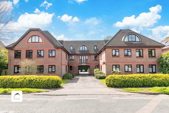 2 Bedroom Flat To Rent In Perryfield Road, Crawley, West Sussex, RH11