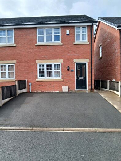 3 Bedroom Semi-Detached House To Rent In Willow Close, Chorley, Lancashire, PR6