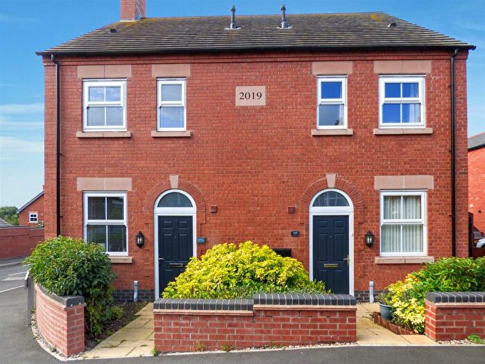 2 Bedroom Semi-Detached House To Rent In Bosworth Road, Measham, DE12