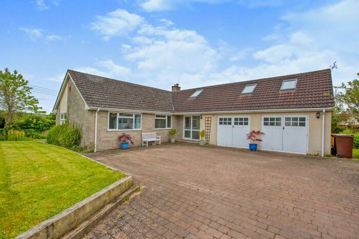 4 Bedroom Detached Bungalow For Sale In Tanyard Lane, North Wootton, Shepton Mallet, BA4