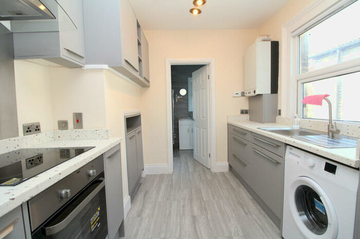 1 Bedroom Flat To Rent In Larkbere Road, Sydenham, SE26