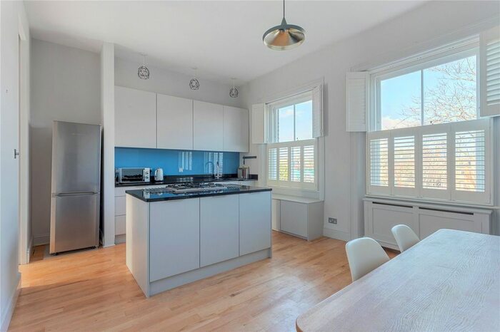 2 Bedroom Flat To Rent In Clarendon Drive, London, SW15