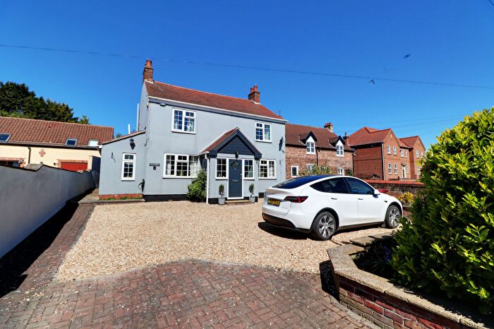 4 Bedroom Detached House For Sale In Brethergate, Westwoodside, DN9