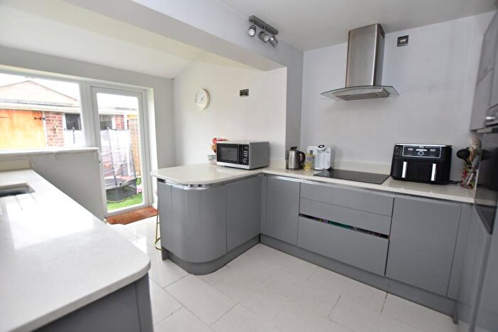 3 Bedroom End Of Terrace House For Sale In Cricket Field Green, Nailsea, BS48